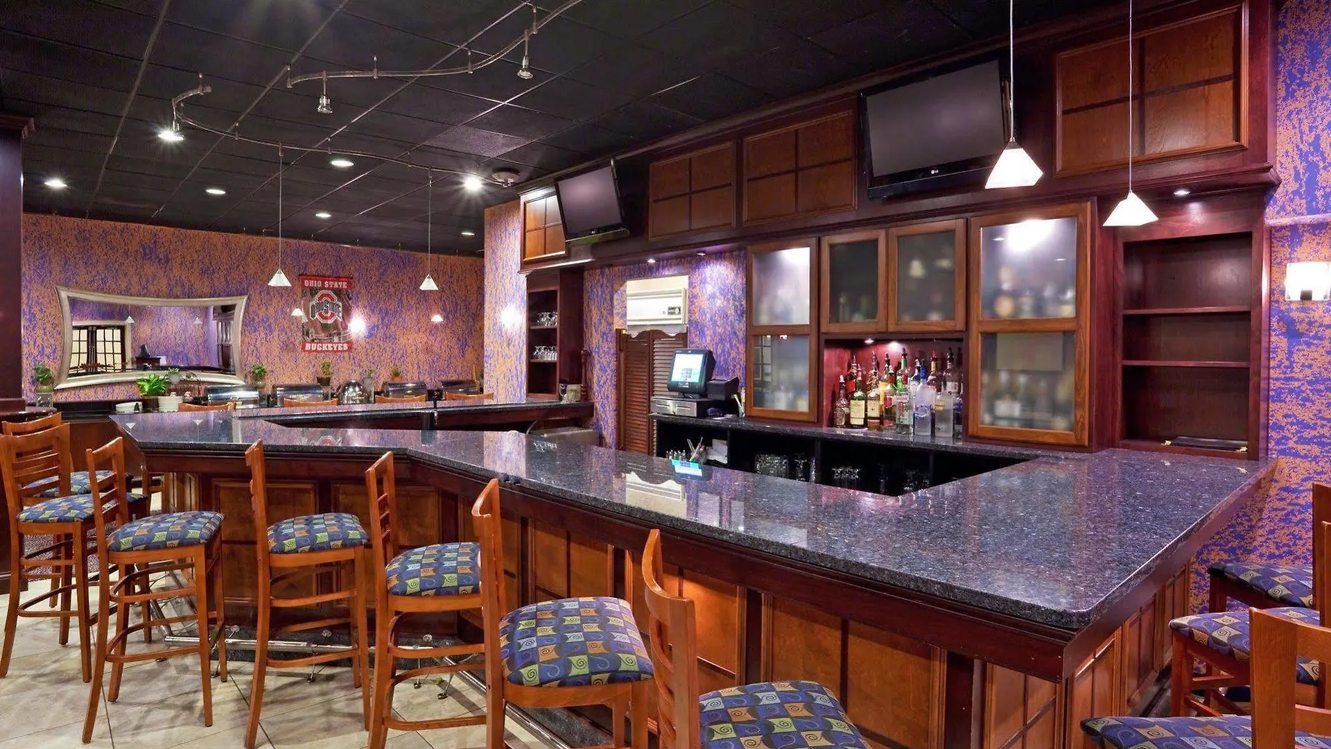 Holiday Inn Columbus North I-270 Worthington Hotel