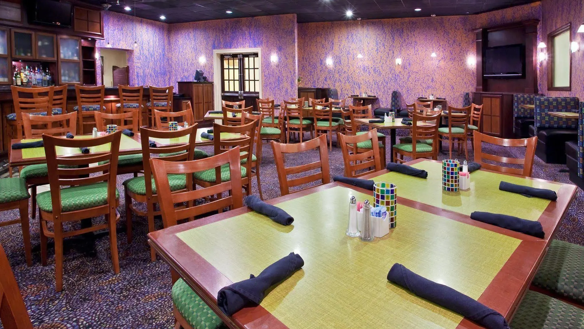 *** Hotel Holiday Inn Columbus North I-270 Worthington USA